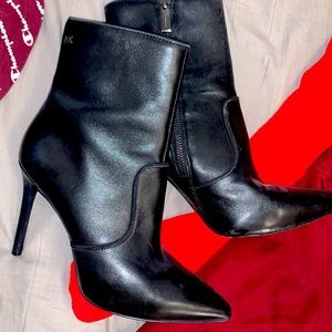 Black leather Michael Kors Heels